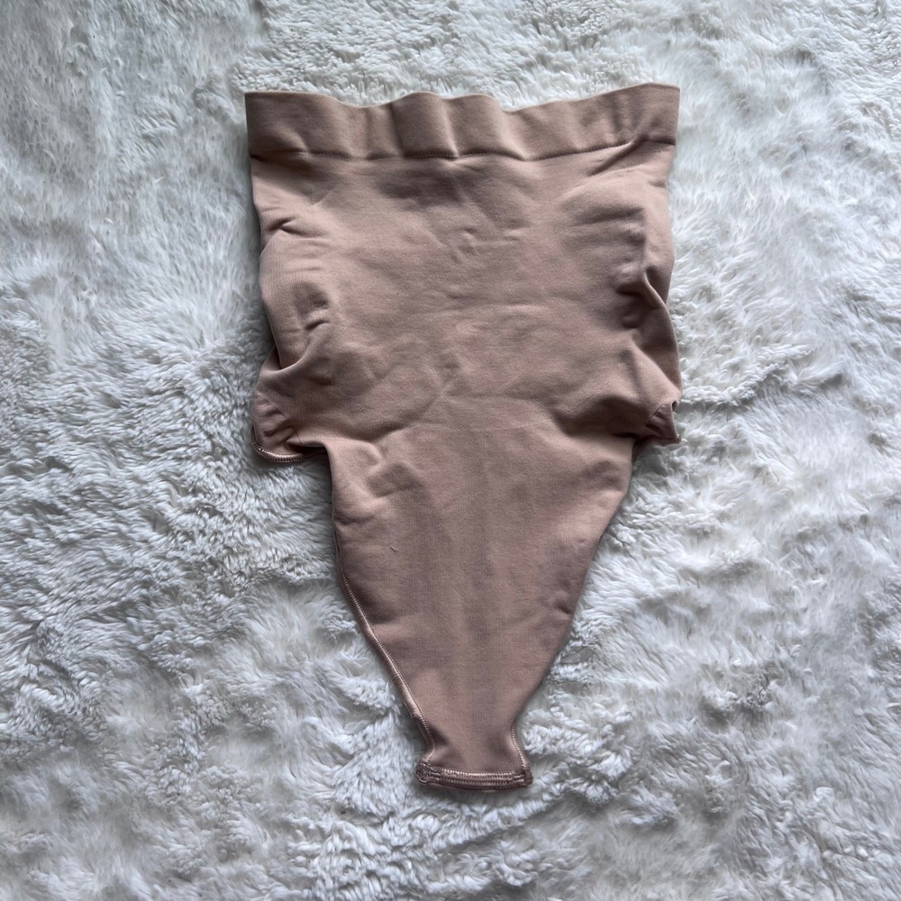 SKIMS Seamless Sculpt High Waisted Thong Clay Nude Shapewear Womens Size Small - Picture 3 of 8